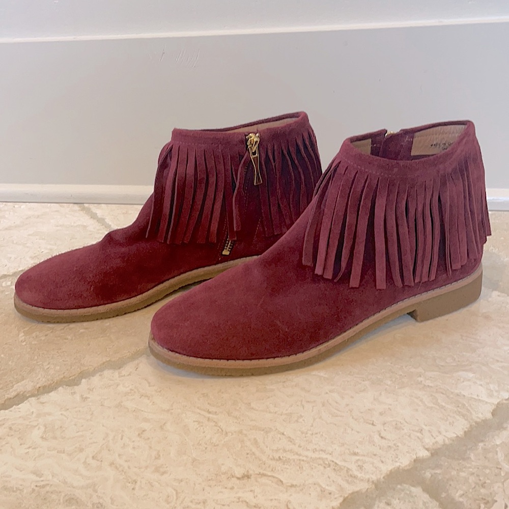 Adorable Kate Spade suede ankle booties